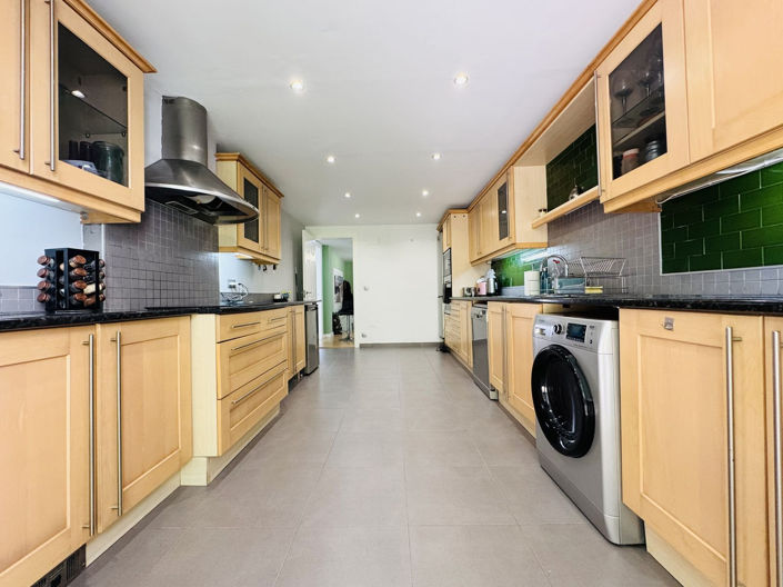 Image No.9-4 Bed Townhouse for sale