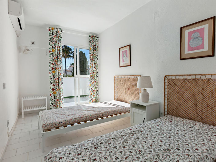 Image No.15-3 Bed Townhouse for sale