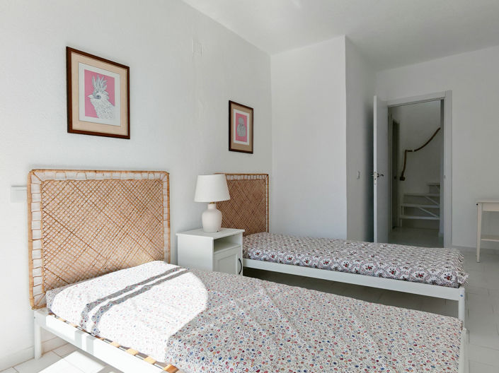 Image No.16-3 Bed Townhouse for sale