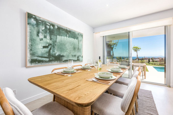 Image No.12-4 Bed Townhouse for sale