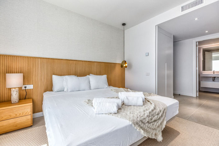 Image No.18-4 Bed Townhouse for sale