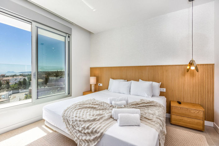 Image No.19-4 Bed Townhouse for sale