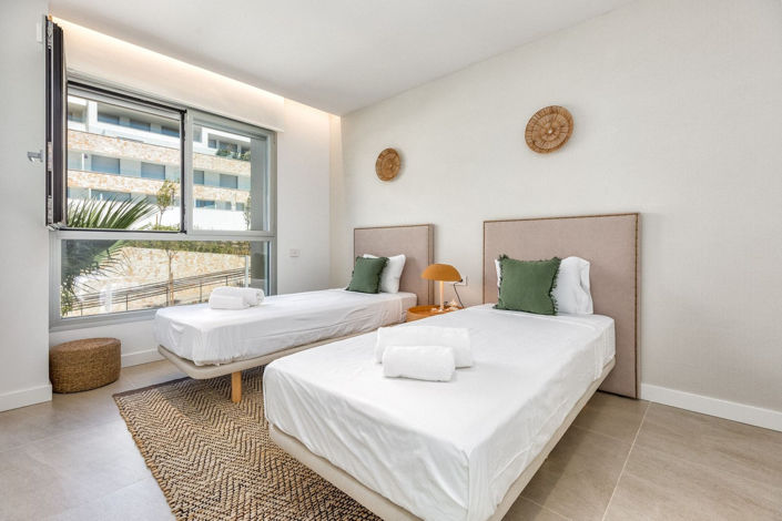 Image No.21-4 Bed Townhouse for sale