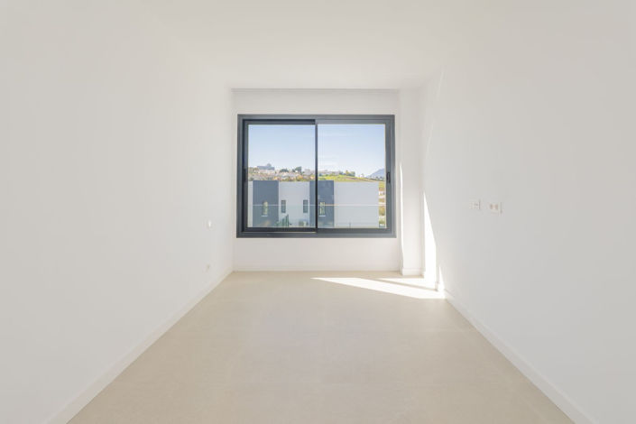 Image No.10-4 Bed Townhouse for sale