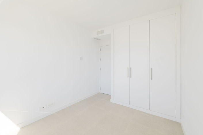 Image No.12-4 Bed Townhouse for sale