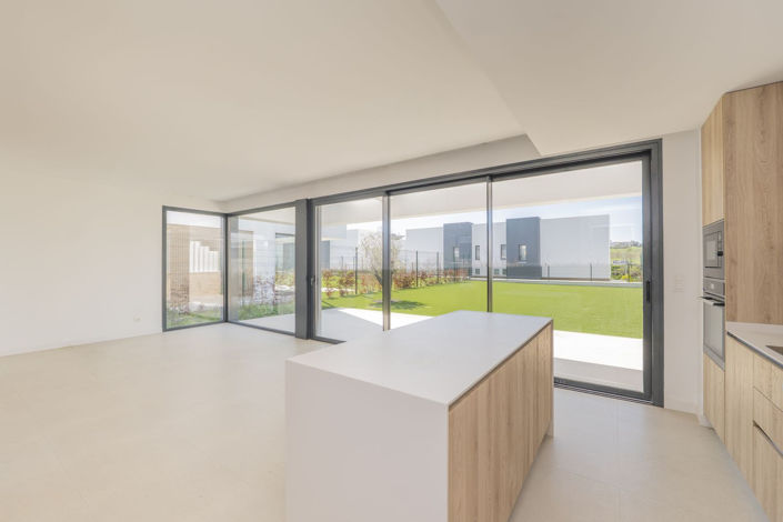 Image No.6-4 Bed Townhouse for sale