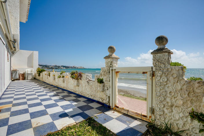 Image No.3-3 Bed Villa for sale