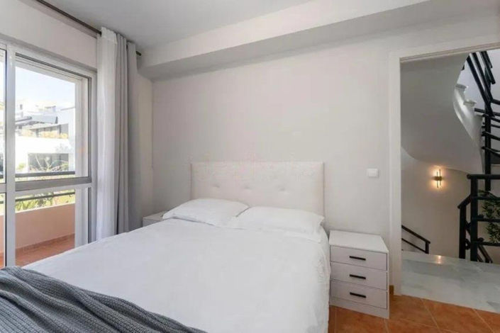 Image No.12-3 Bed Townhouse for sale