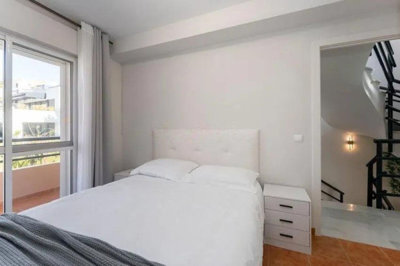 n4b67jhq2a16-ec67b526875bf0124b6ce4328a754439