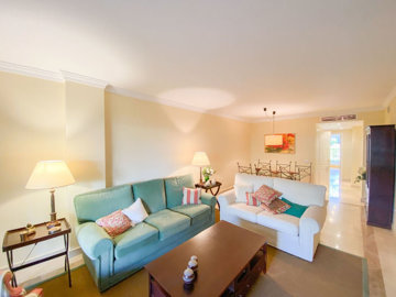 ugaa8rr1je8-e64a9055bba3e77ac8aca3b893cdf826