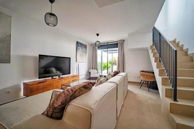 bjy40phcqtd2-5bd7b9d04b45e33852eaf0ec6670150d