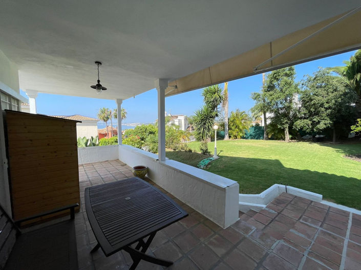 Image No.6-Villa de 4 chambres à vendre à Estepona