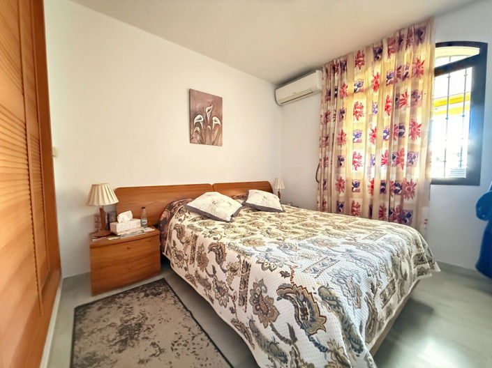 Image No.13-4 Bed Townhouse for sale