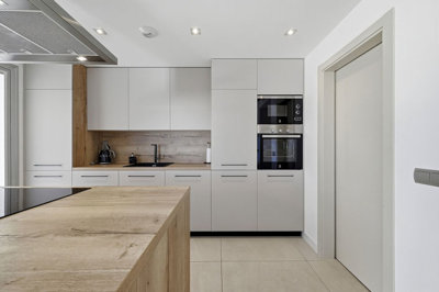 a7jv2udam0l10-bb915d1cb19341576dcdc994b81ab9c