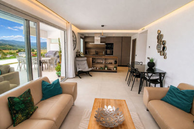 mpe4gynuka1-7980e48d732b6fc85c14b43b94d2aa54