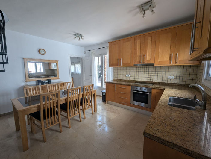 Image No.13-3 Bed Townhouse for sale