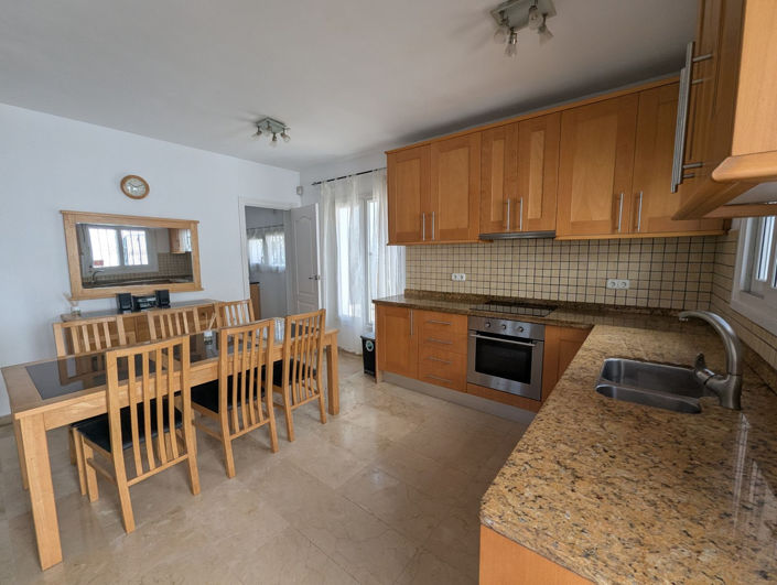 Image No.14-3 Bed Townhouse for sale