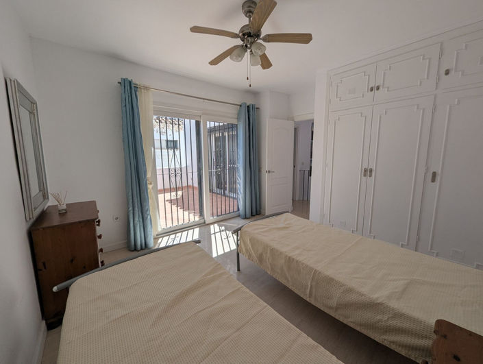 Image No.18-3 Bed Townhouse for sale