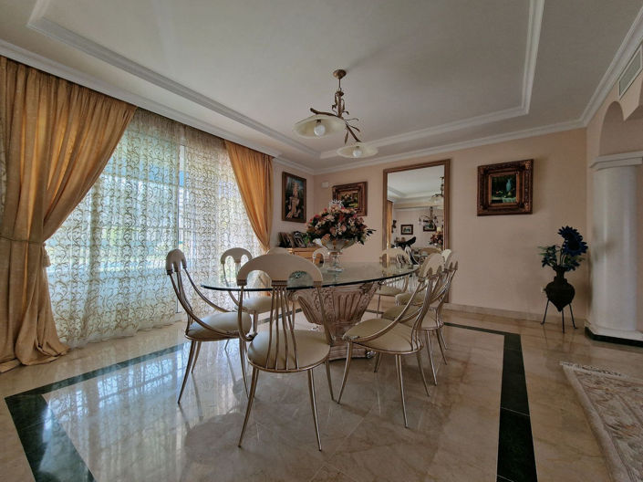 Image No.10-5 Bed Villa for sale