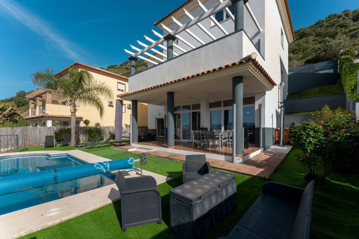 Image No.2-5 Bed Villa for sale