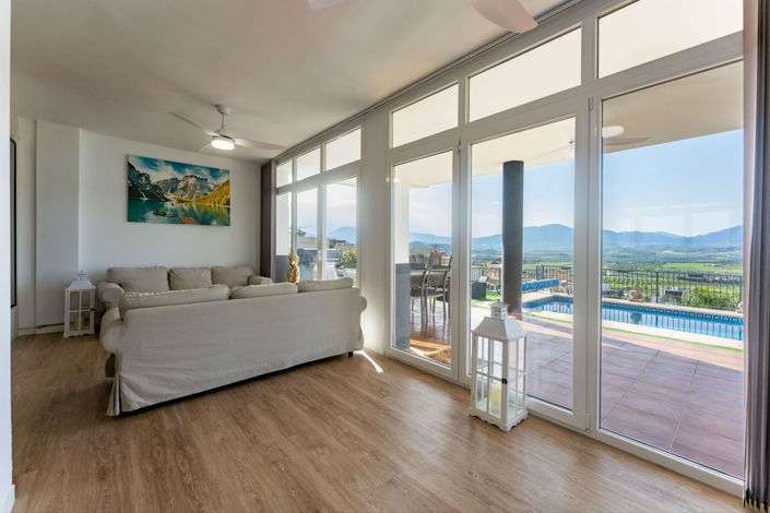 Image No.9-5 Bed Villa for sale