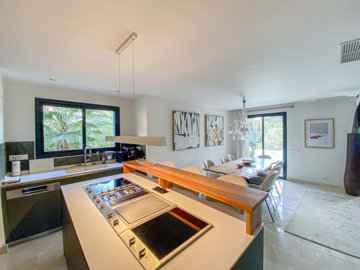 8sr4if8akkd8-e64a9055bba3e77ac8aca3b893cdf826