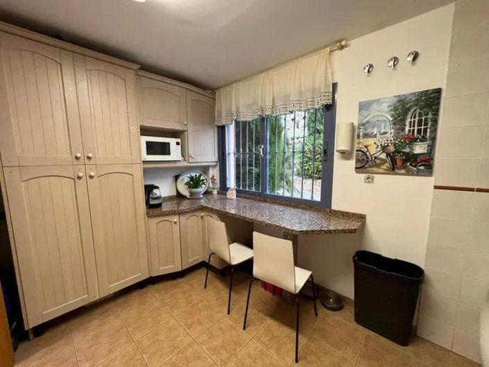 Image No.10-5 Bed Townhouse for sale