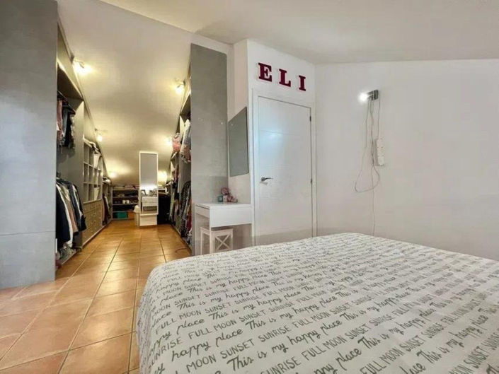 Image No.14-5 Bed Townhouse for sale