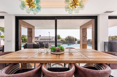 nry9vgrbbq28-ef19a2c59920e2e087cd278a51b6dbf8