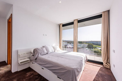 o16c2eugguk4-c23c0f86247804fa50226aecd8b0b2c8