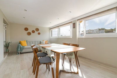 nknqfgd574l11-20939a0134ad724a8cb2a801094d15a