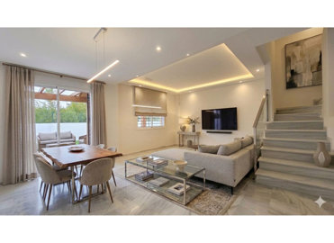 adlc7it7cg4-c23c0f86247804fa50226aecd8b0b2c8