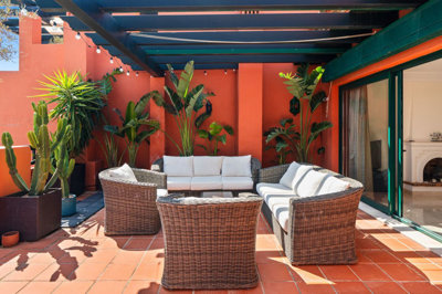 u68jge77ngh18-cc72f169493c096e712837ff5d8b6e4