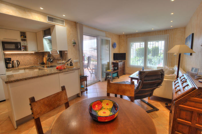 Image No.10-3 Bed Townhouse for sale