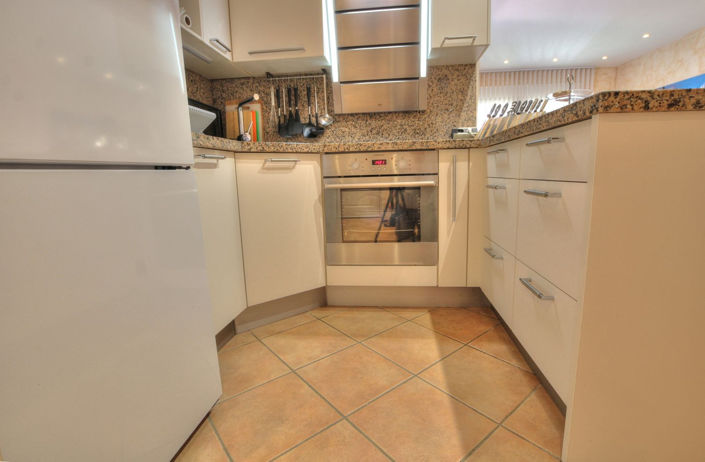 Image No.12-3 Bed Townhouse for sale