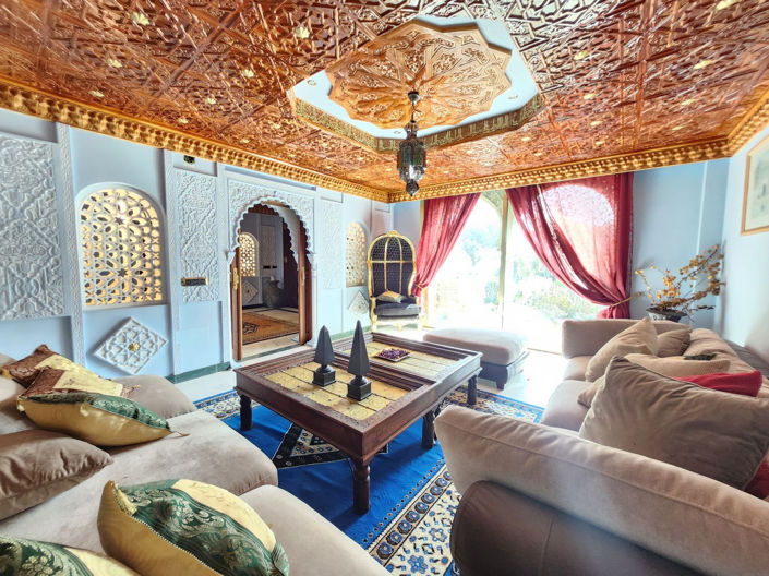 Image No.10-8 Bed Villa for sale