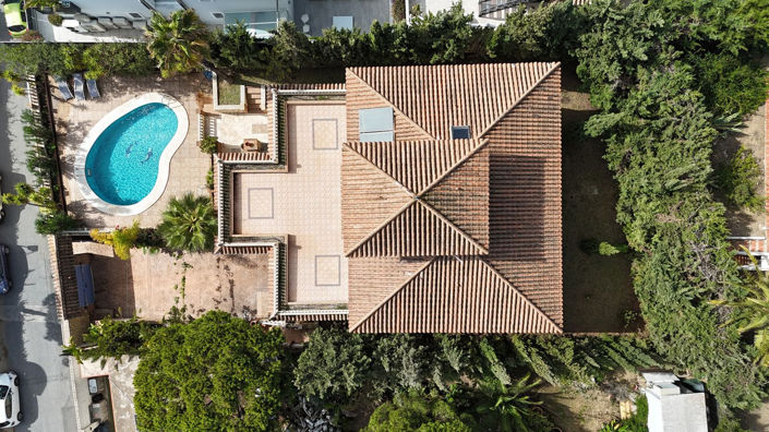 Image No.2-8 Bed Villa for sale