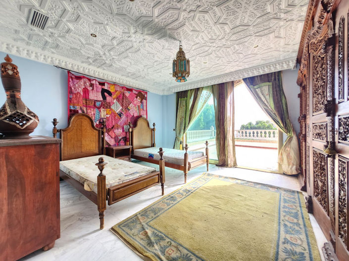 Image No.20-8 Bed Villa for sale