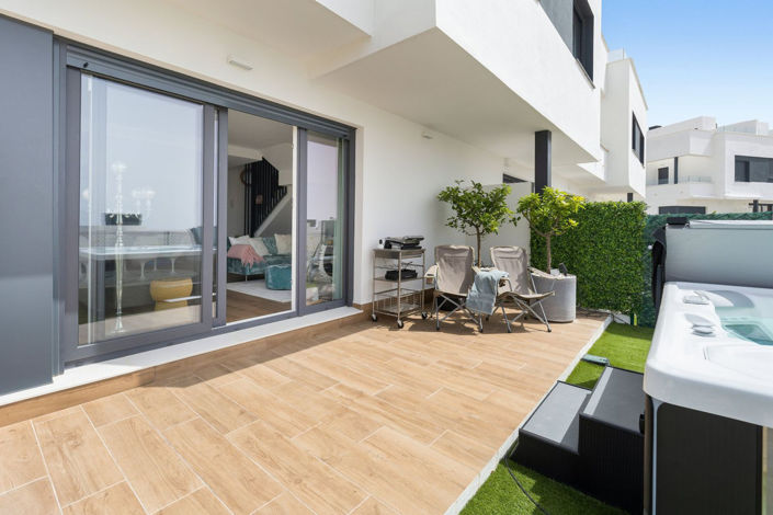 Image No.3-3 Bed Townhouse for sale