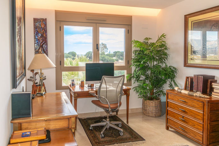 Image No.9-2 Bed Townhouse for sale