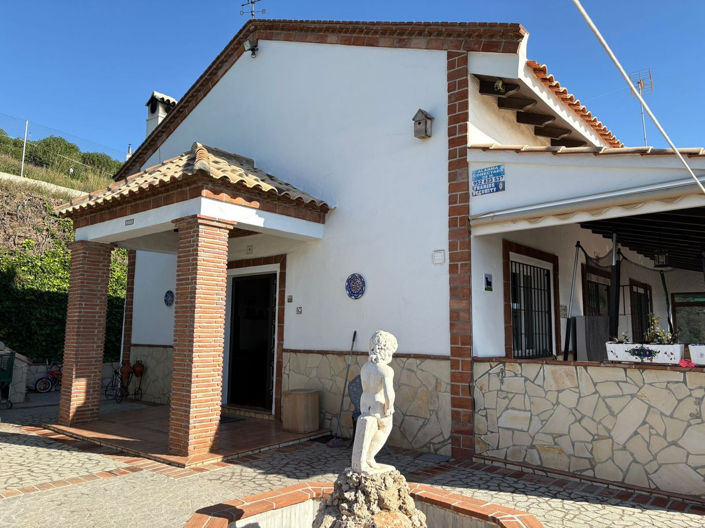 Image No.2-3 Bed Villa for sale