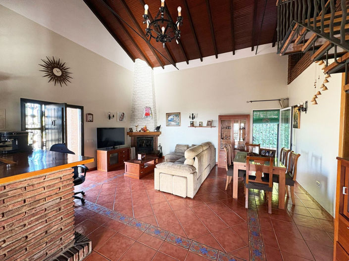 Image No.9-3 Bed Villa for sale