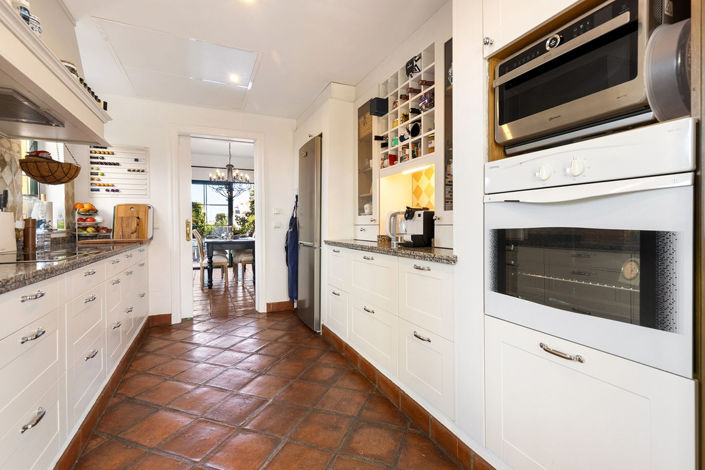 Image No.10-3 Bed Townhouse for sale