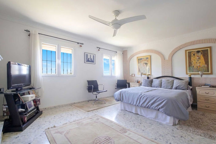 Image No.12-4 Bed Villa for sale