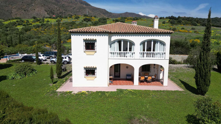 Image No.4-4 Bed Villa for sale