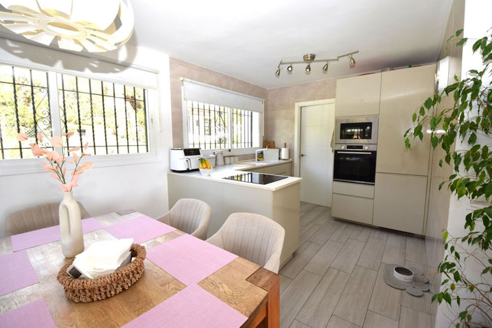 Image No.12-3 Bed Villa for sale