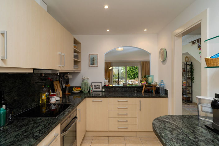 Image No.6-2 Bed Townhouse for sale