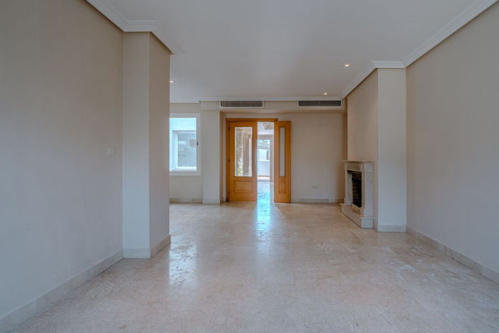 Image No.4-3 Bed Townhouse for sale