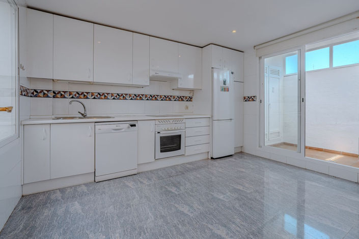 Image No.6-3 Bed Townhouse for sale