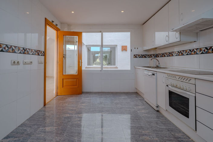 Image No.9-3 Bed Townhouse for sale